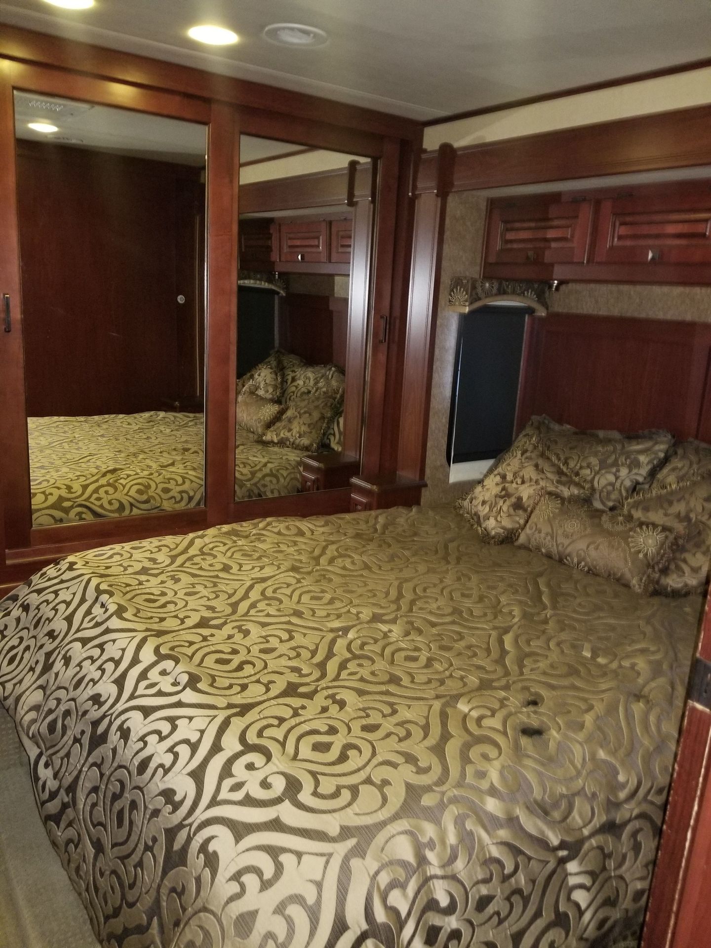 Photo 13 - 2012 Forest River Class A Motorhome rental photo 15