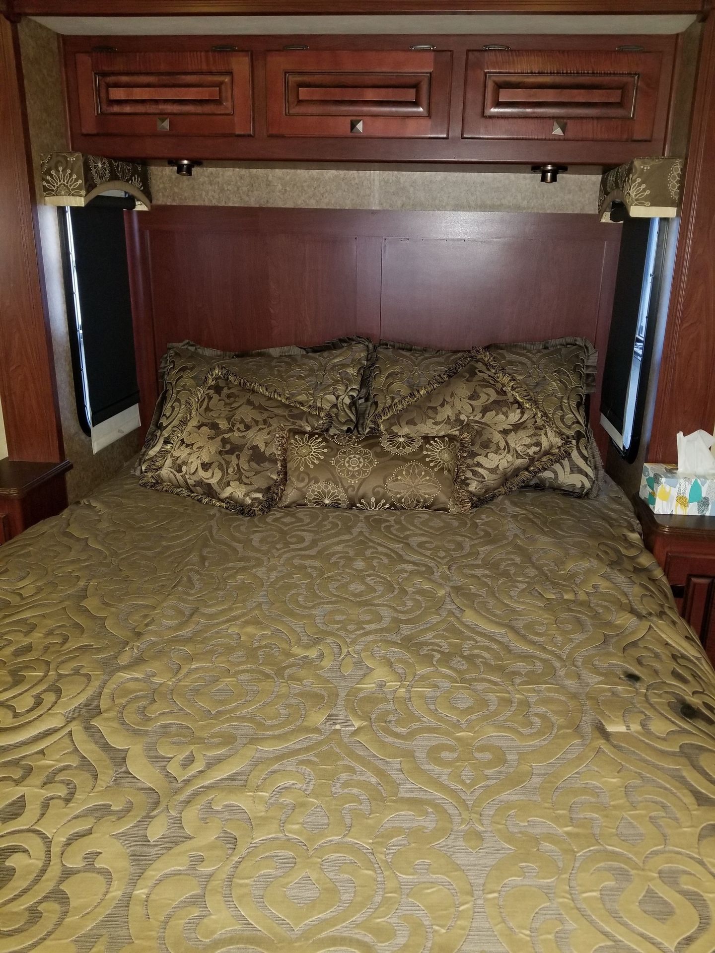 Photo 16 - 2012 Forest River Class A Motorhome rental photo 18