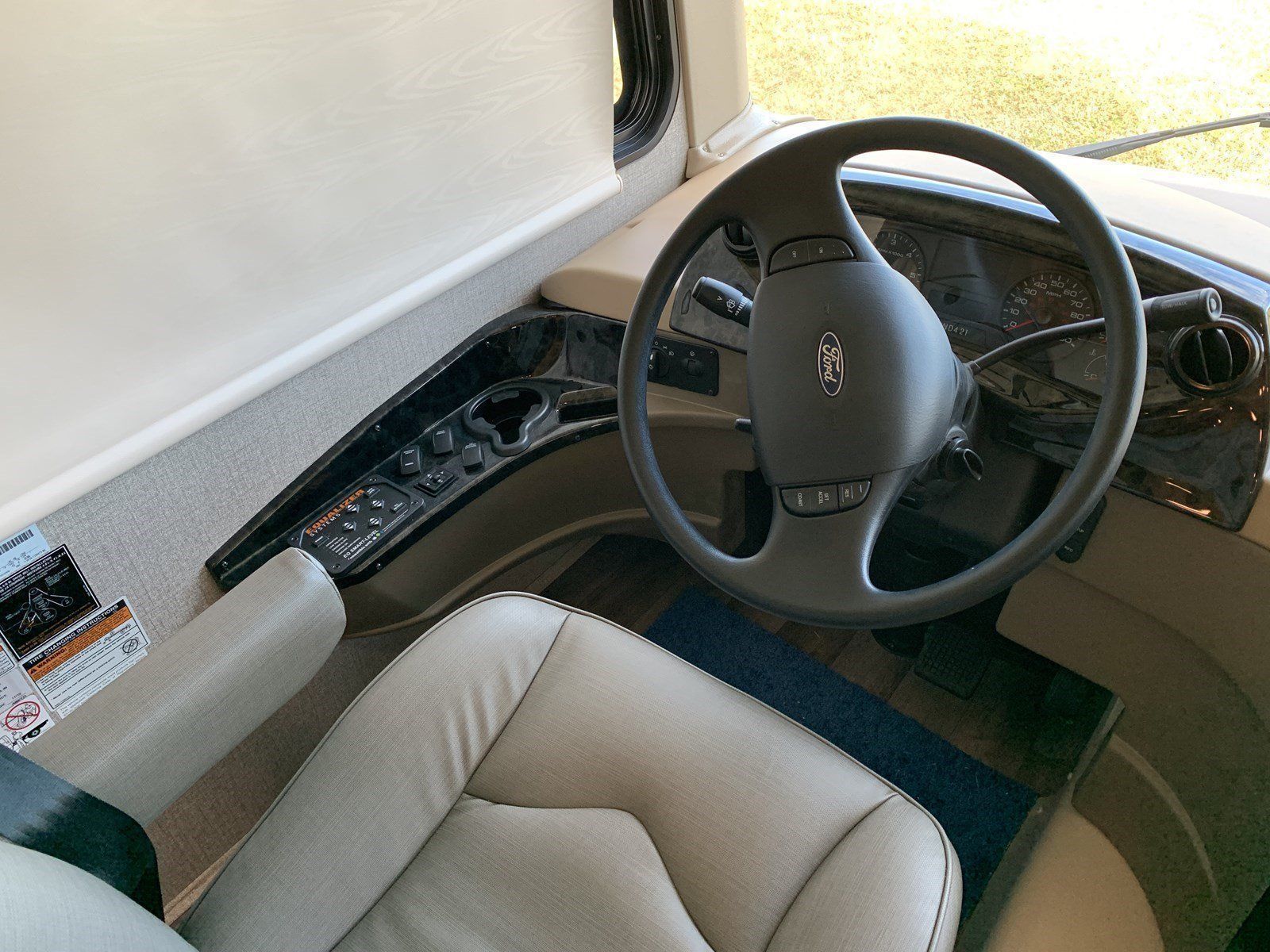 Photo 15 - 2020 Jayco Class A Motorhome rental photo 17