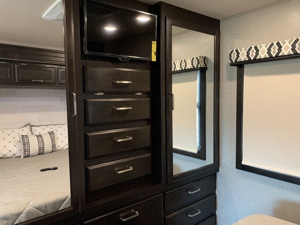 Photo 17 - 2020 Jayco Class A Motorhome rental photo 19