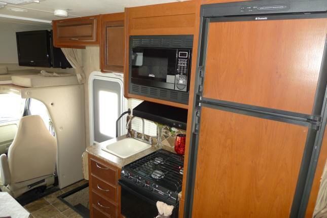 Photo 5 - 2013 Thor Motor Coach Class C Motorhome rental photo 7