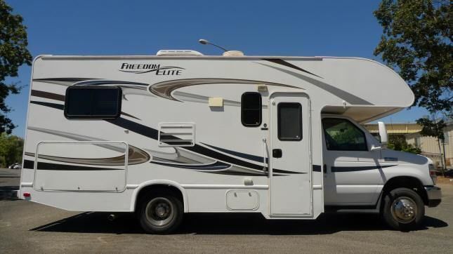 Photo 8 - 2013 Thor Motor Coach Class C Motorhome rental photo 10