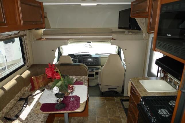Photo 11 - 2013 Thor Motor Coach Class C Motorhome rental photo 13