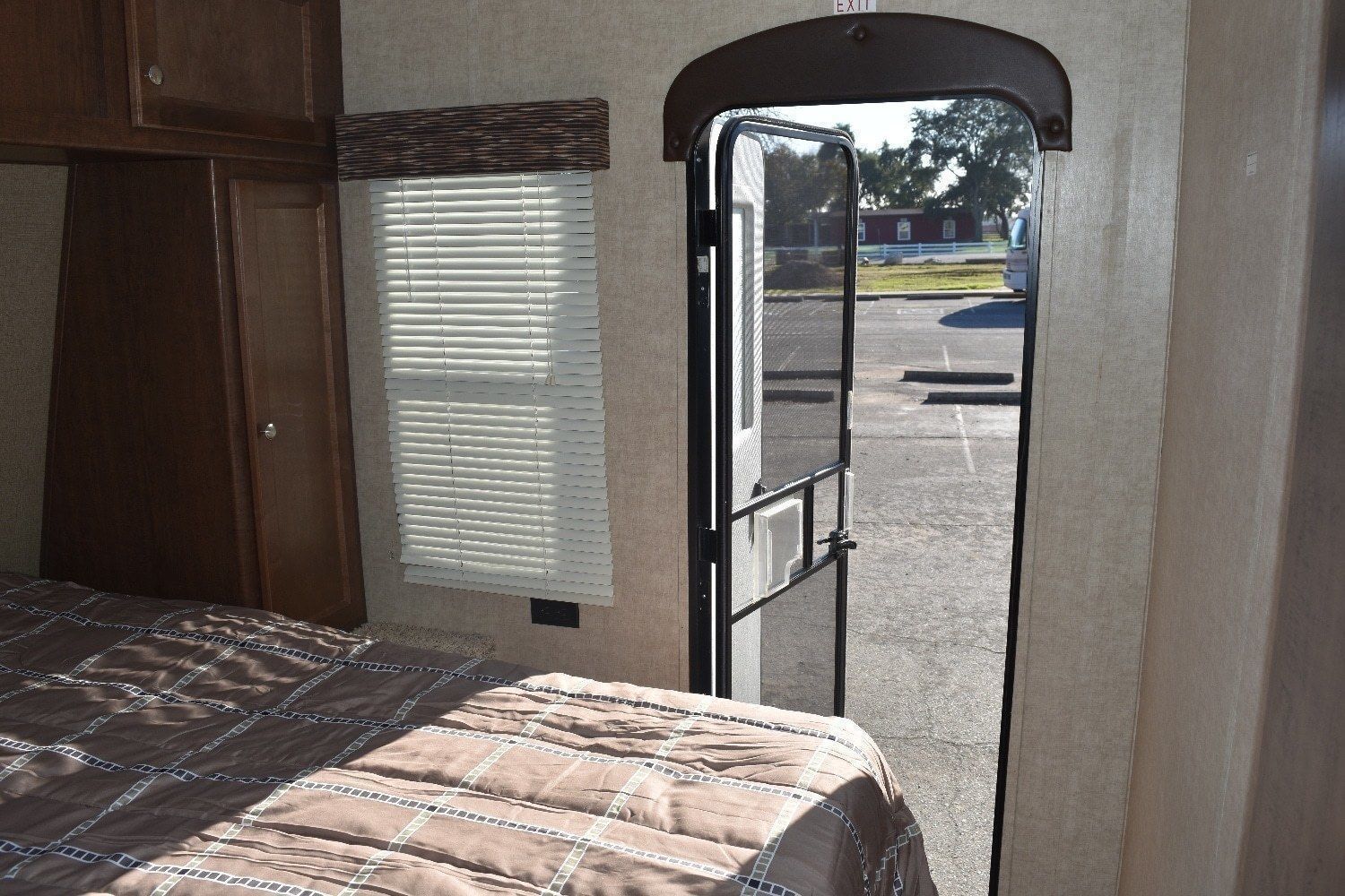 Photo 25 - 2015 Keystone Travel Trailer rental photo 27