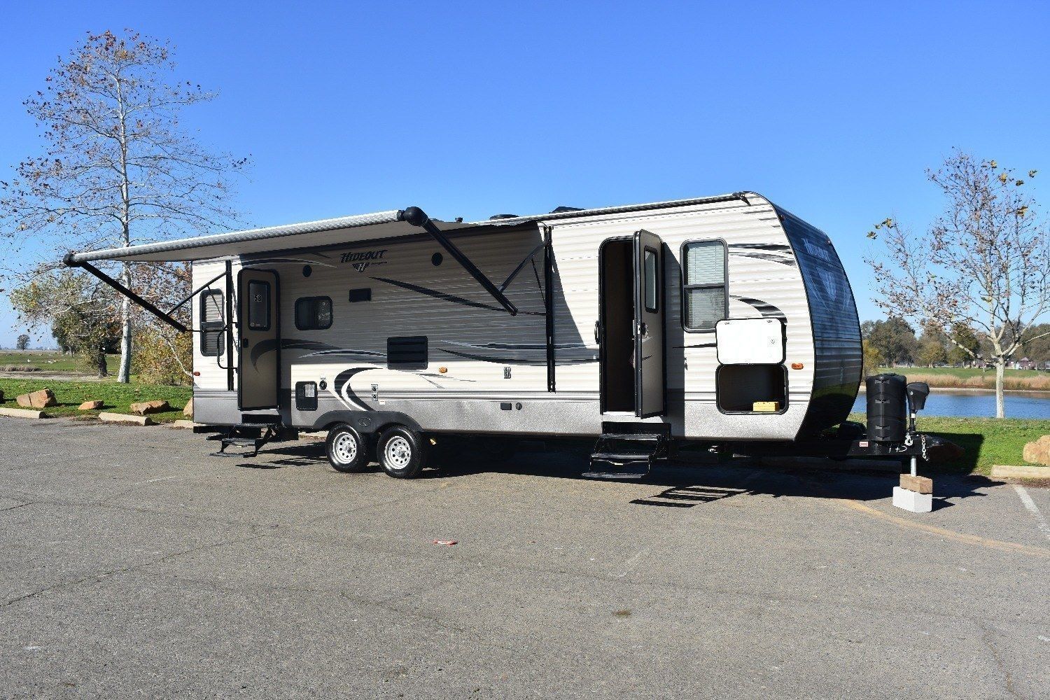 Photo 26 - 2015 Keystone Travel Trailer rental photo 28