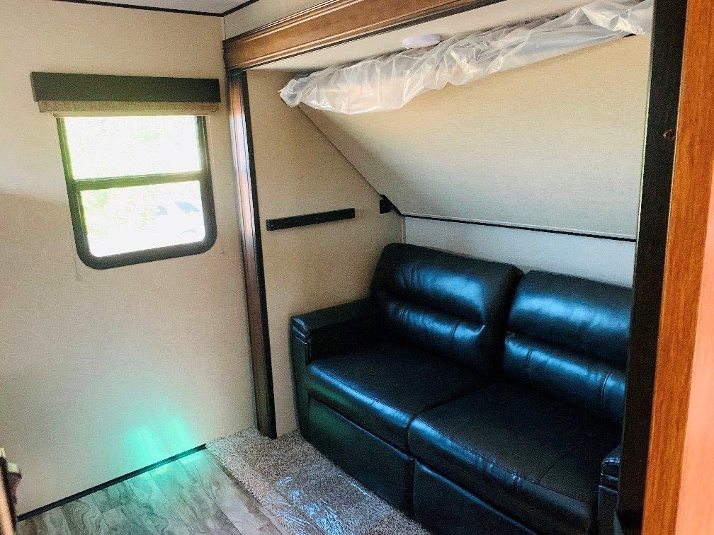 Photo 8 - 2019 Grand Design Travel Trailer rental photo 10
