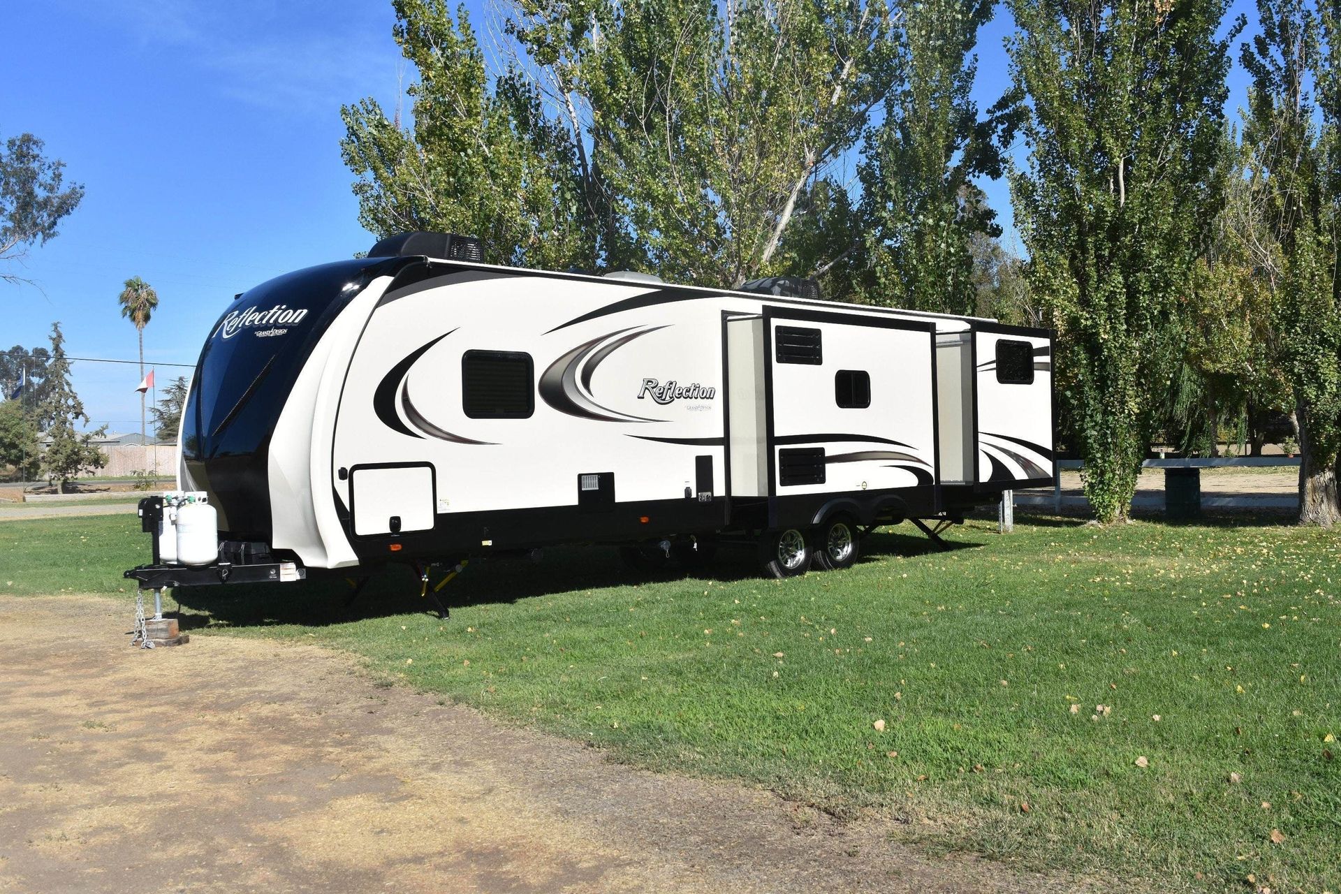 Photo 29 - 2019 Grand Design Travel Trailer rental photo 31
