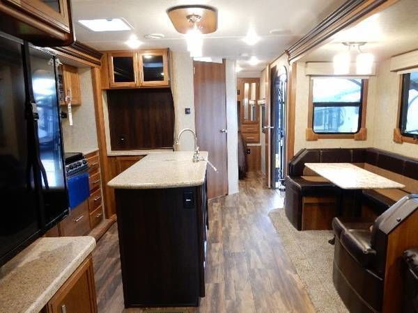 Photo 16 - 2017 Prime Time Travel Trailer rental photo 18