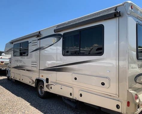 Photo 9 - 2009 Coachmen Class C Motorhome rental photo 11