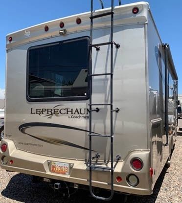 Photo 10 - 2009 Coachmen Class C Motorhome rental photo 12