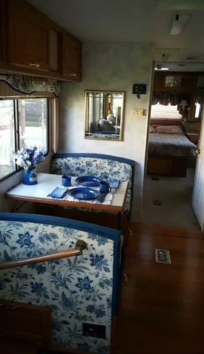 1998 Four Winds Infinity Class A Motorhome for rent in Coalport, PA