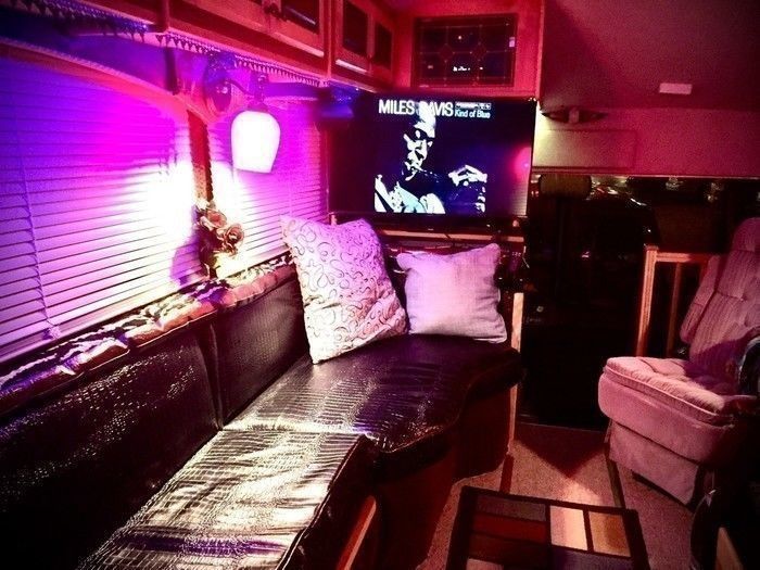 Photo 29 - 1985 Eagle Class A Motorhome rental photo 31
