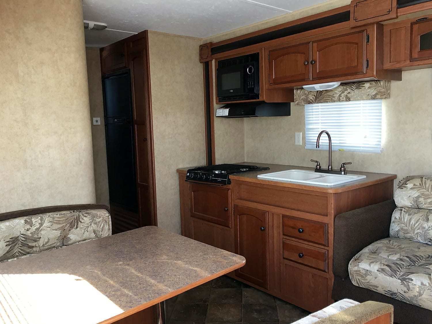 Photo 6 - 2012 Dutchmen Travel Trailer rental photo 8