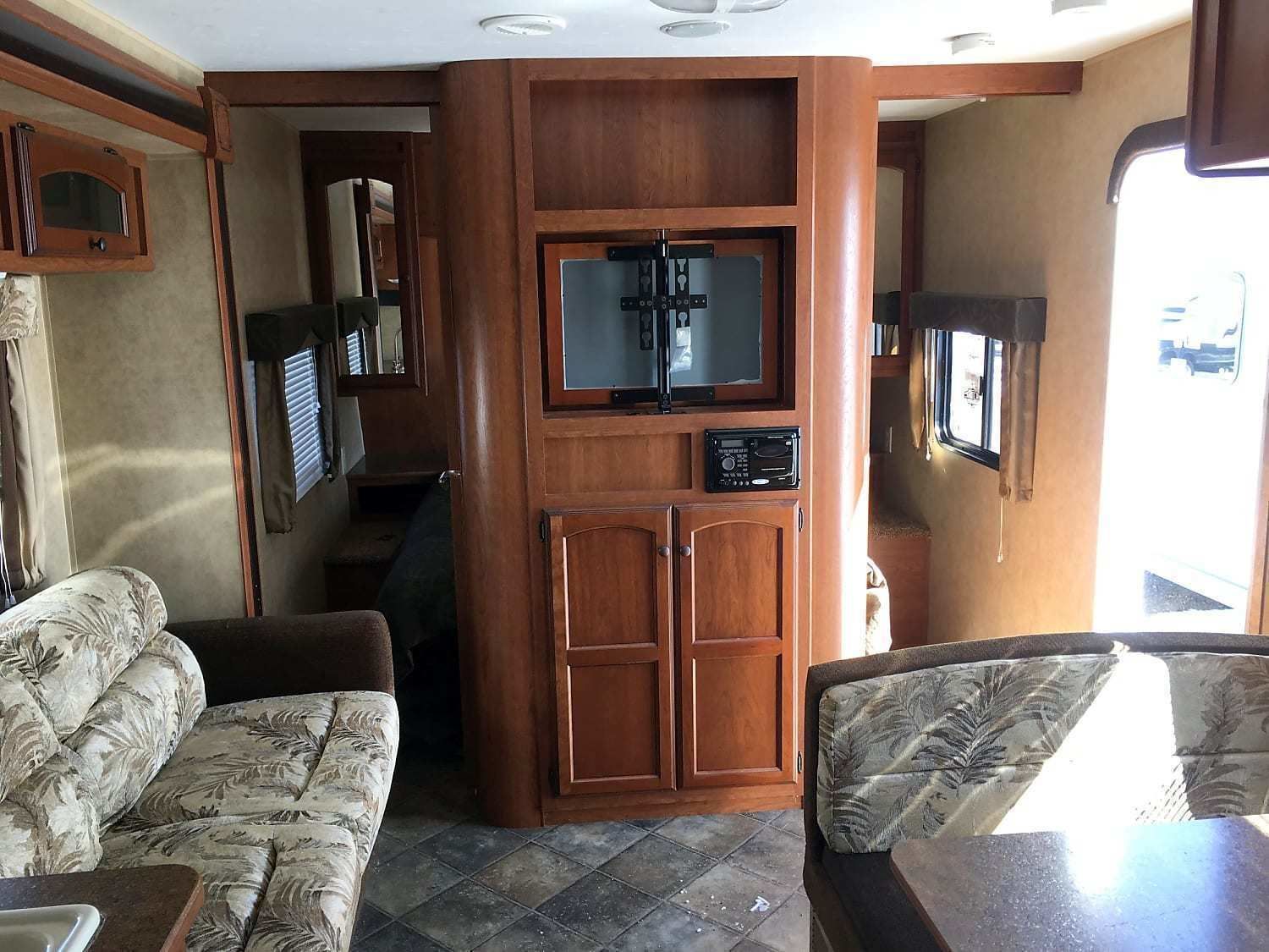 Photo 10 - 2012 Dutchmen Travel Trailer rental photo 12