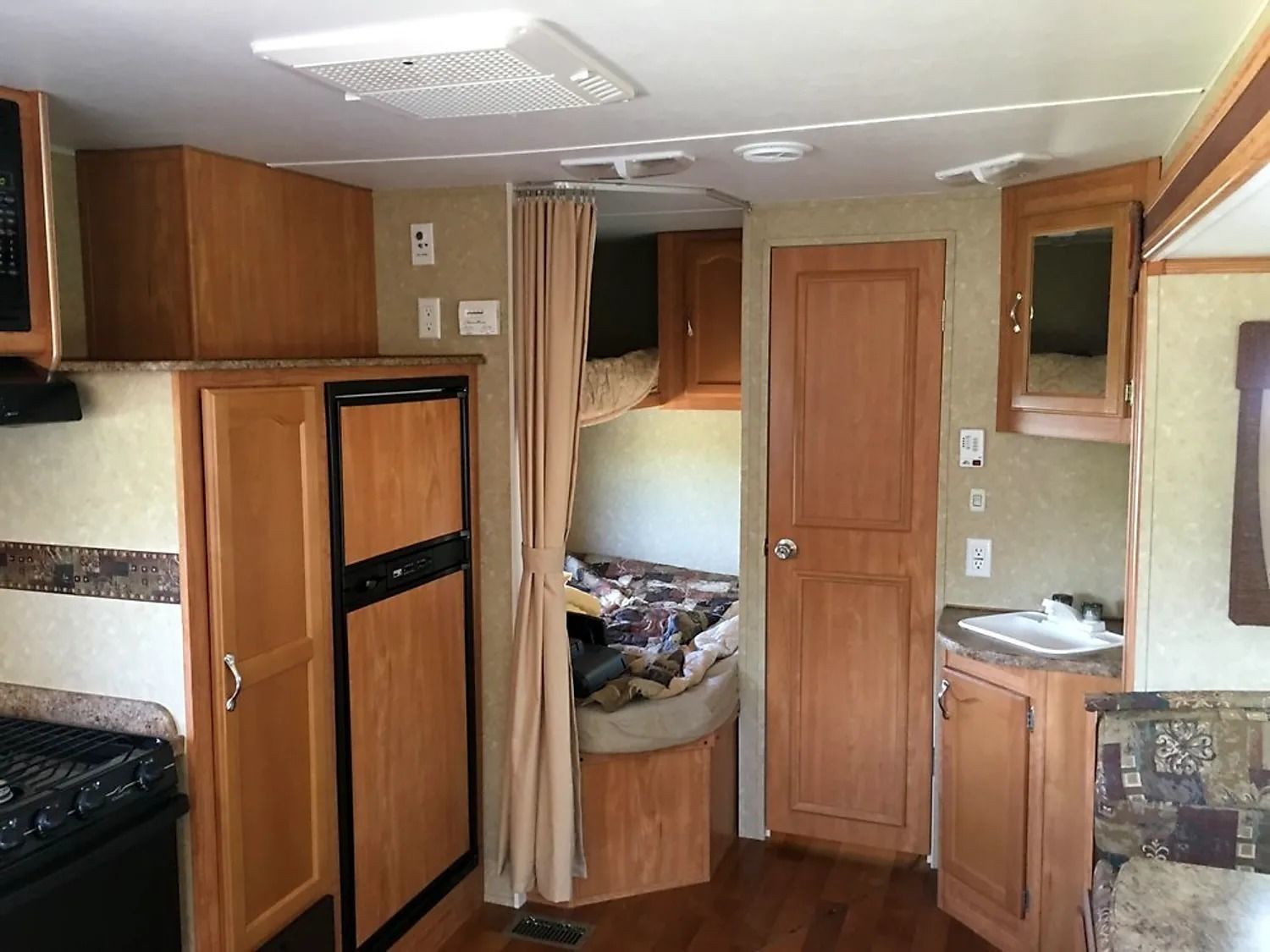Photo 4 - 2010 Gulfstream Travel Trailer rental photo 6