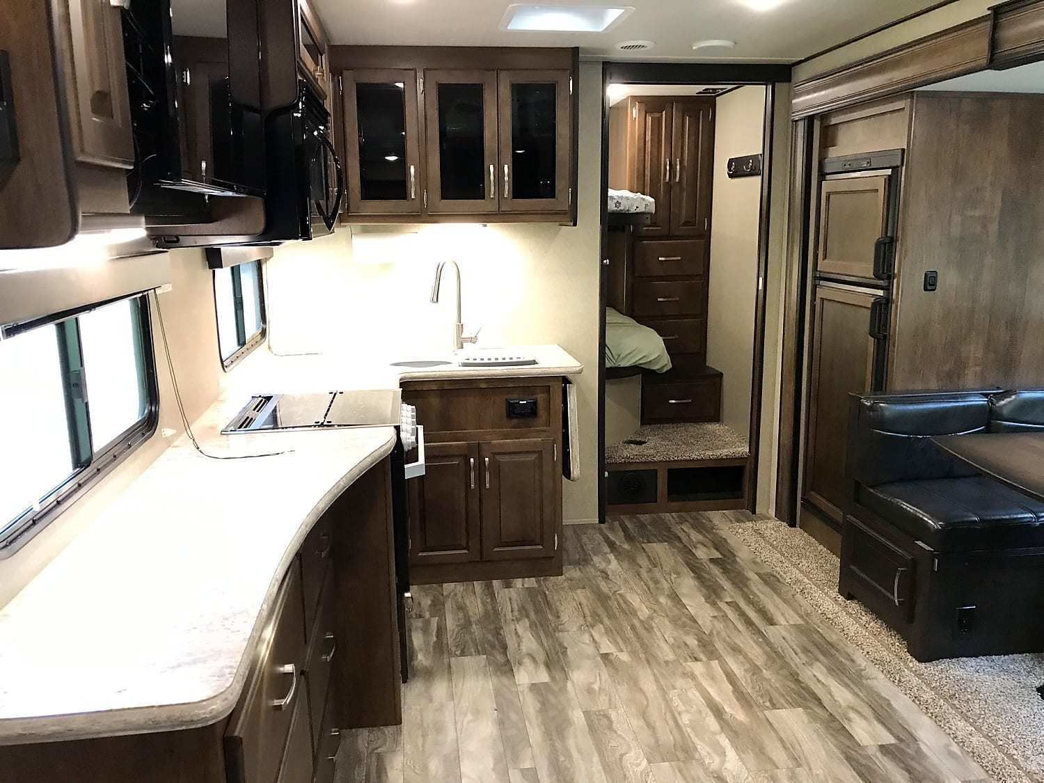 Photo 8 - 2018 Grand Design Travel Trailer rental photo 10