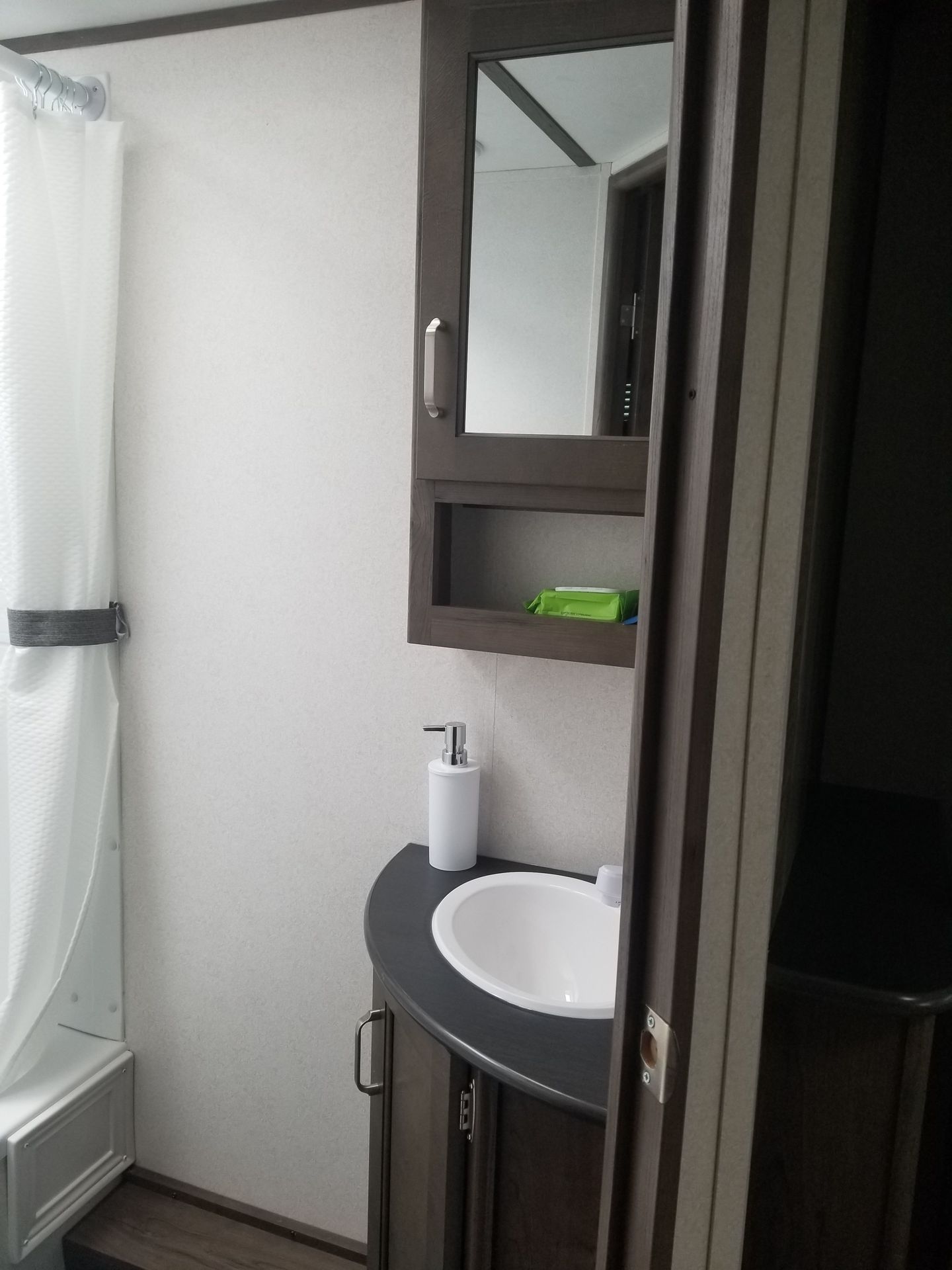 Photo 1 - 2021 Keystone Rv Travel Trailer rental photo 3
