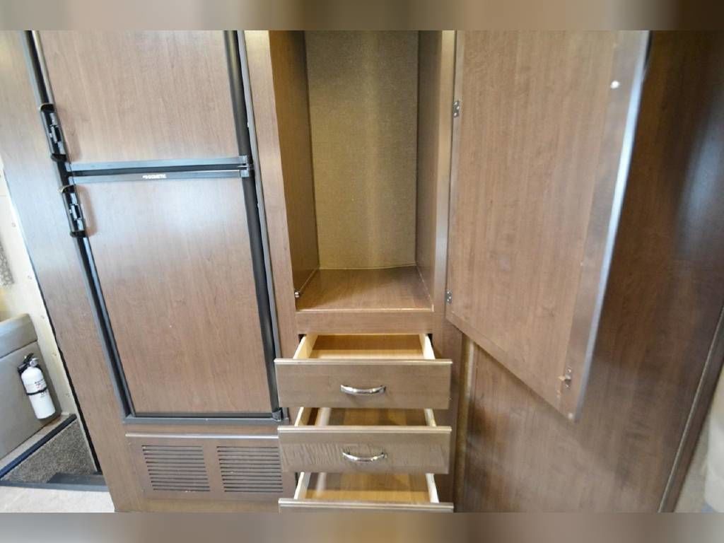 Photo 4 - 2018 Thor Class C Motorhome rental photo 6