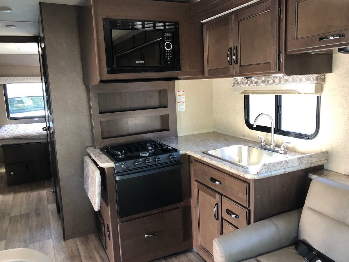 Photo 3 - 2019 Thor Class C Motorhome rental photo 5