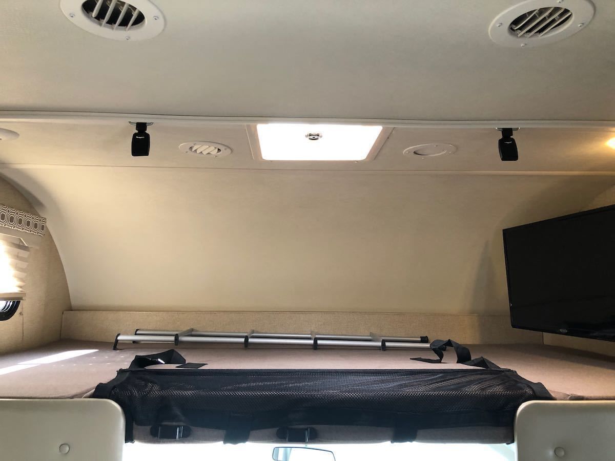 Photo 7 - 2019 Thor Class C Motorhome rental photo 9
