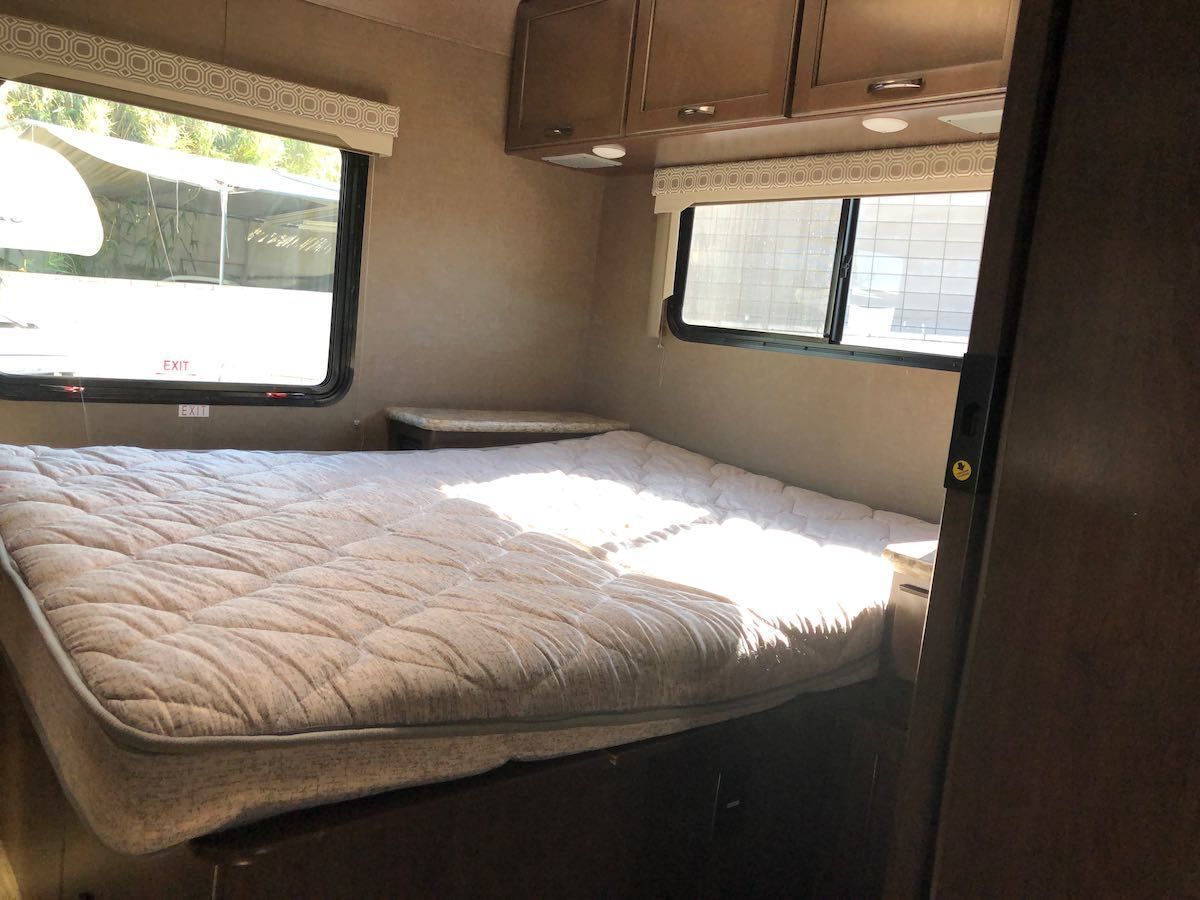 Photo 9 - 2019 Thor Class C Motorhome rental photo 11
