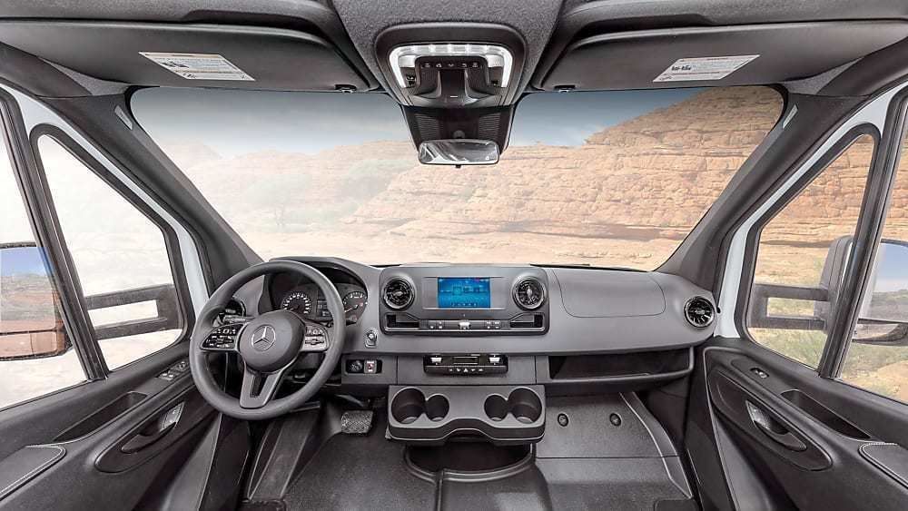 Photo 5 - 2020 Winnebago Class C Motorhome rental photo 7
