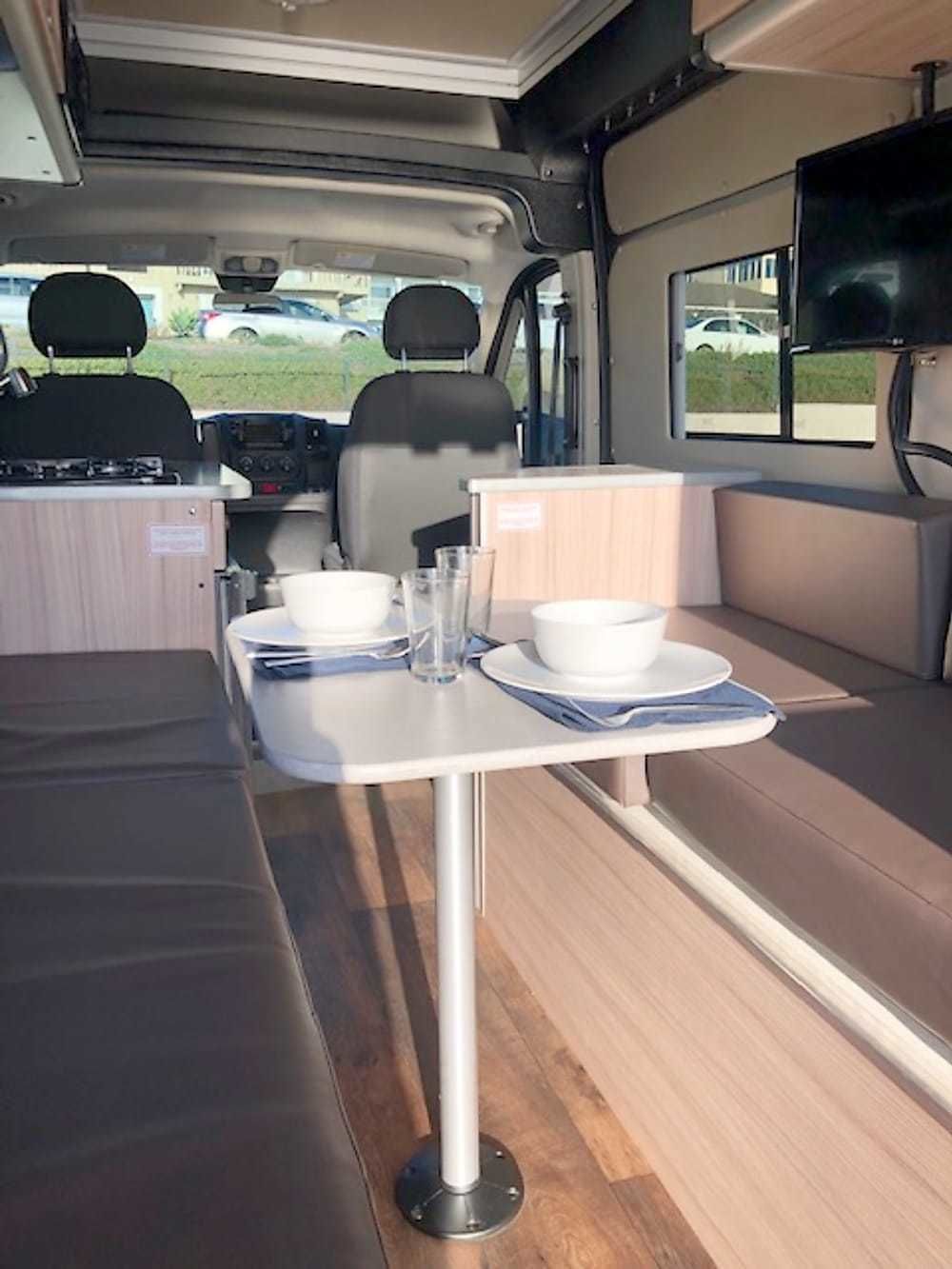 Photo 7 - 2019 Hymer Class B Motorhome rental photo 9