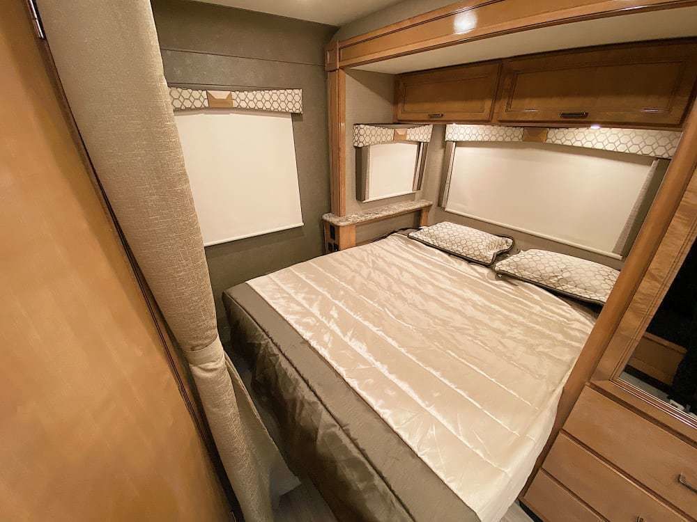 Photo 9 - 2020 Winnebago Class C Motorhome rental photo 11