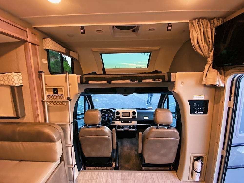 Photo 11 - 2020 Winnebago Class C Motorhome rental photo 13