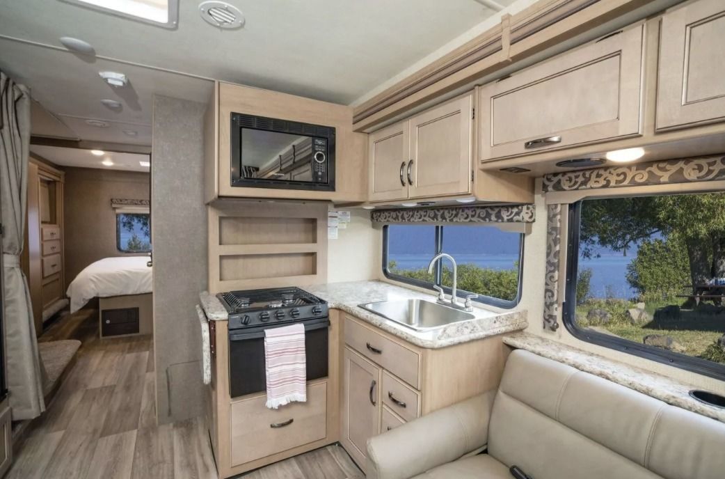Photo 13 - 2019 Coachmen Class C Motorhome rental photo 15