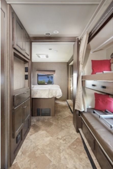 Photo 2 - 2018 Thor Class A Motorhome rental photo 4