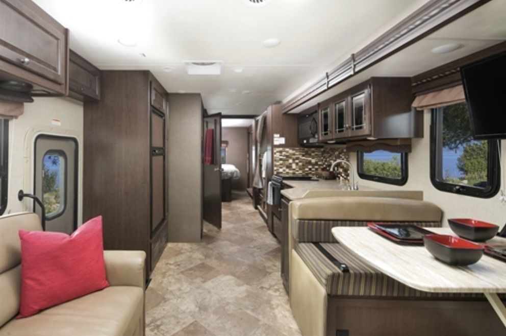 Photo 3 - 2018 Thor Class A Motorhome rental photo 5