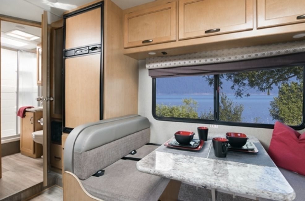 Photo 4 - 2019 Thor Class C Motorhome rental photo 6