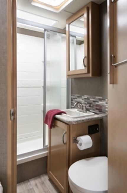 Photo 5 - 2019 Thor Class C Motorhome rental photo 7
