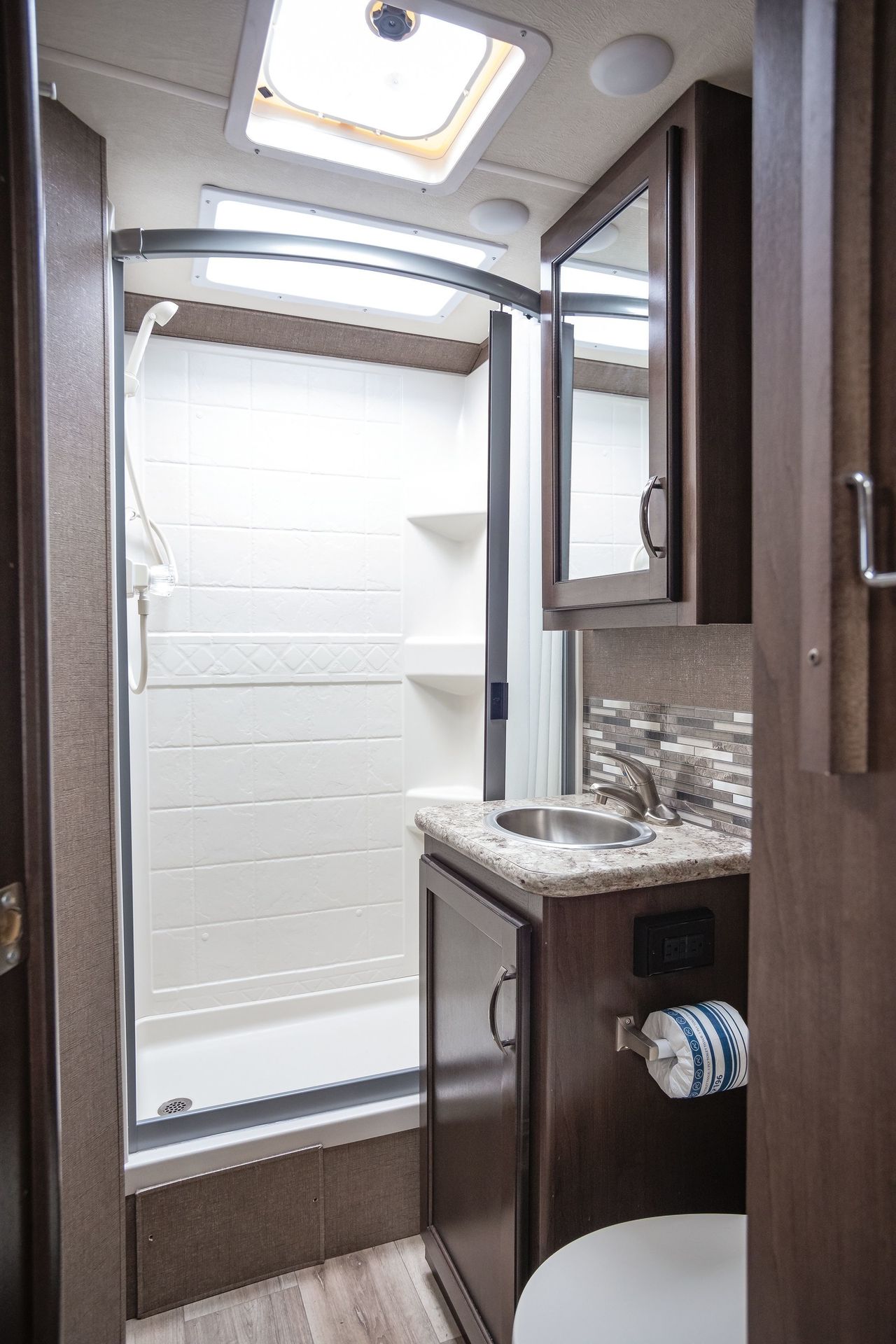 Photo 2 - 2019 Thor Class C Motorhome rental photo 4