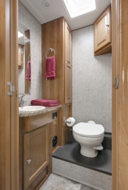 Photo 4 - 2019 Coachmen Class C Motorhome rental photo 6