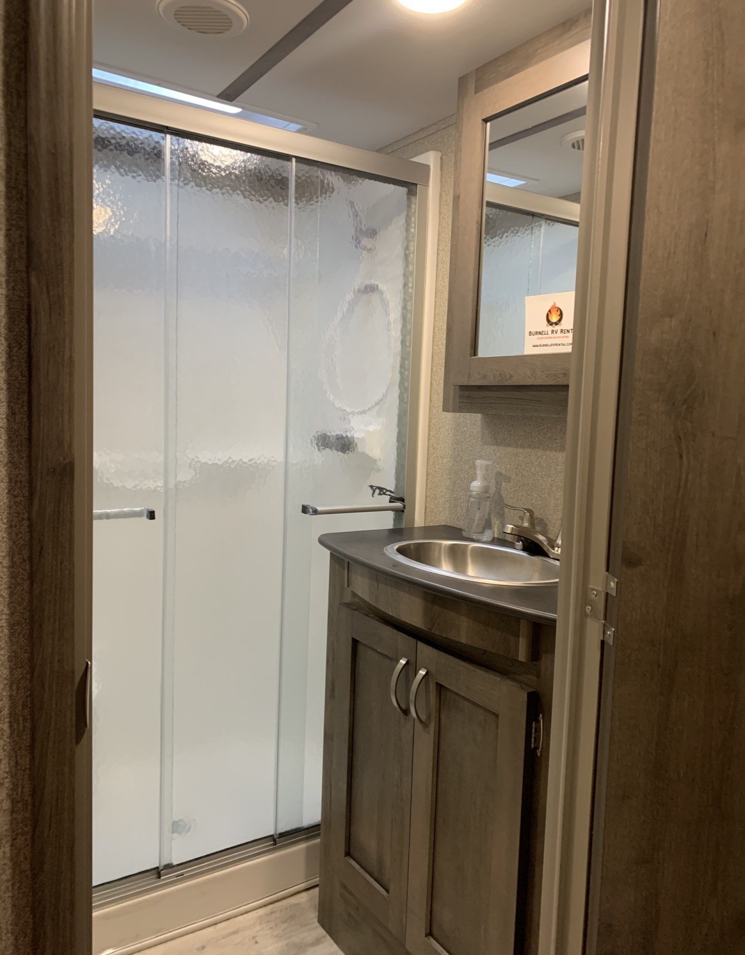 Photo 7 - 2020 Keystone Rv Fifth Wheel rental photo 9