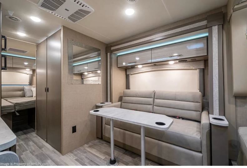 Photo 5 - 2020 Thor Class A Motorhome rental photo 7