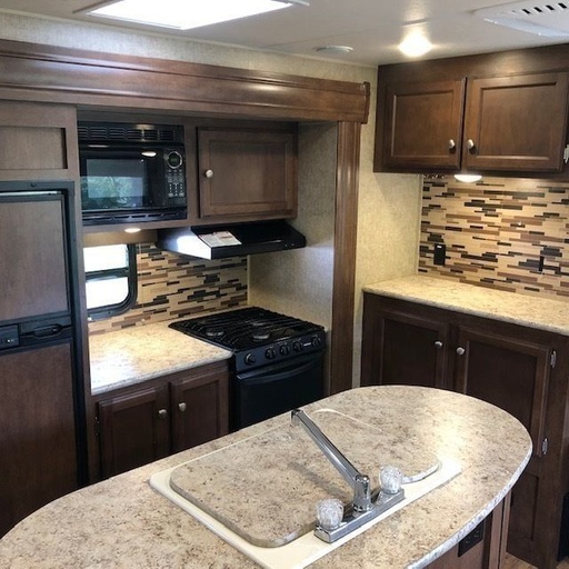 2016 Venture Rv Sportrek Travel Trailer for rent in Crane, MO
