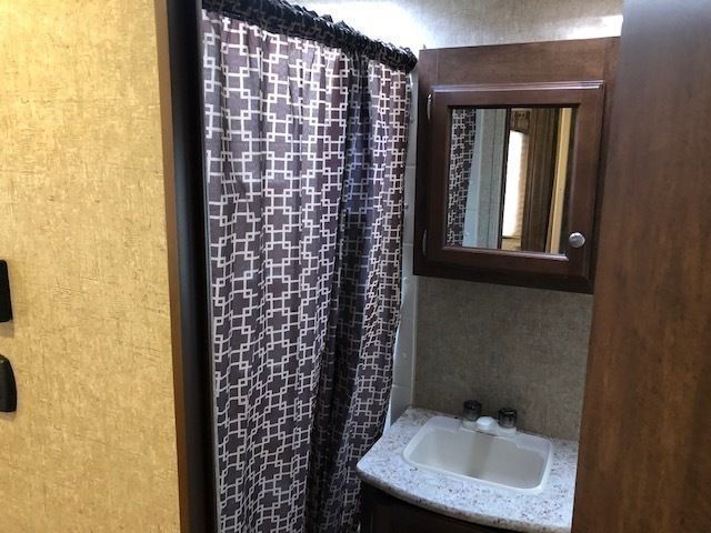 Photo 4 - 2016 Venture Rv Travel Trailer rental photo 6