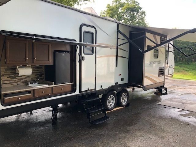 Photo 6 - 2016 Venture Rv Travel Trailer rental photo 8