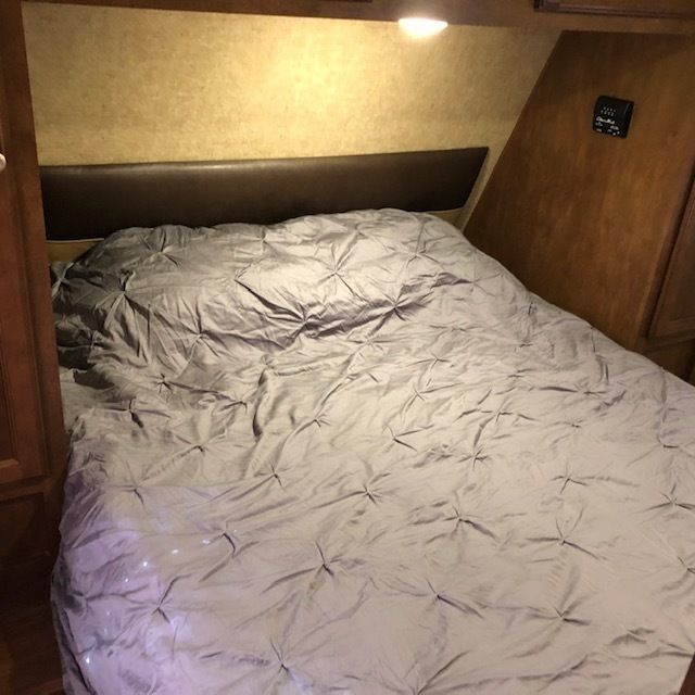 Photo 10 - 2016 Venture Rv Travel Trailer rental photo 12