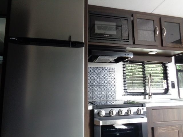 Photo 5 - 2017 Keystone Travel Trailer rental photo 7