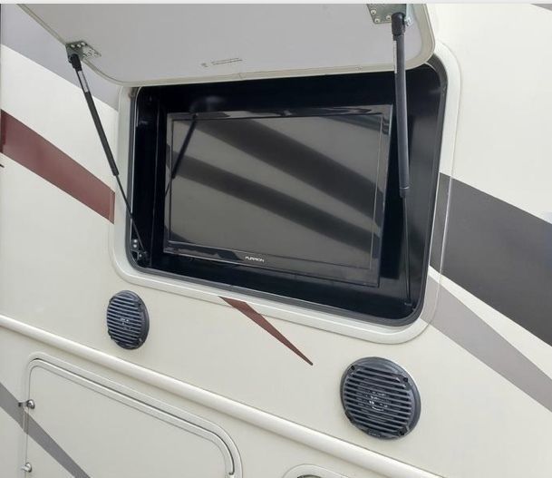 Photo 3 - 2016 Forest River Class A Motorhome rental photo 5