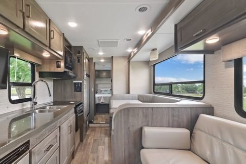 Photo 5 - 2020 Winnebago Class C Motorhome rental photo 7