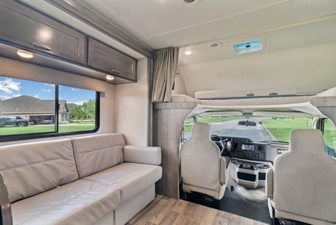 Photo 6 - 2020 Winnebago Class C Motorhome rental photo 8