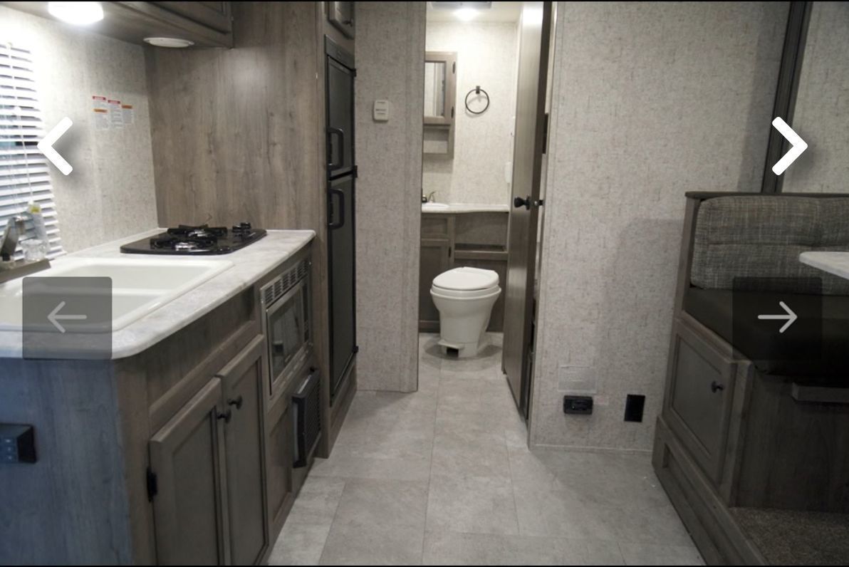 Photo 11 - 2020 Apex Travel Trailer rental photo 13