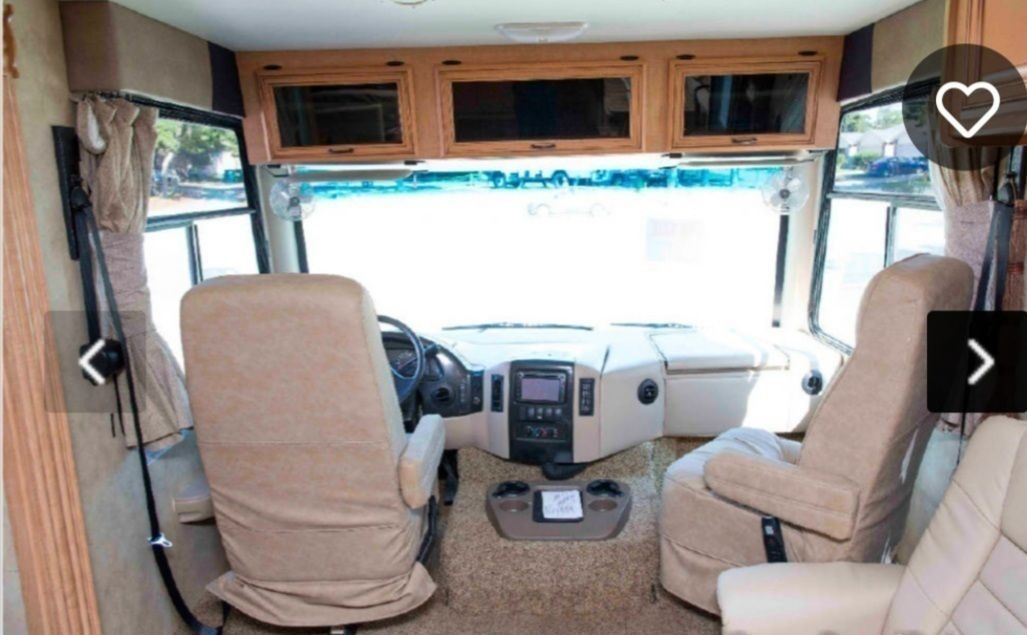 Photo 4 - 2011 Thor Class A Motorhome rental photo 6