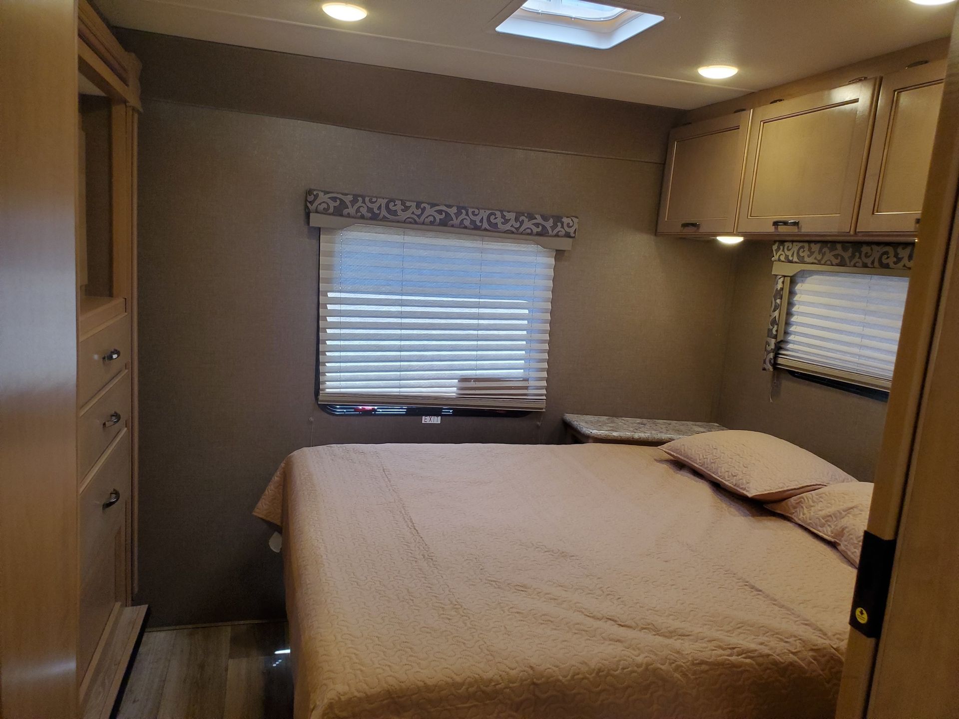 Photo 8 - 2019 Thor Motor Coach Class C Motorhome rental photo 10