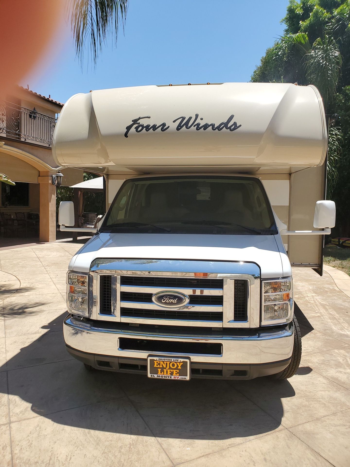Photo 9 - 2019 Thor Motor Coach Class C Motorhome rental photo 11